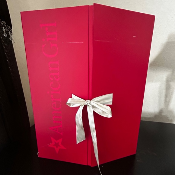 American Girl Doll Red Keepsake Box (RETIRED) - Picture 2 of 14